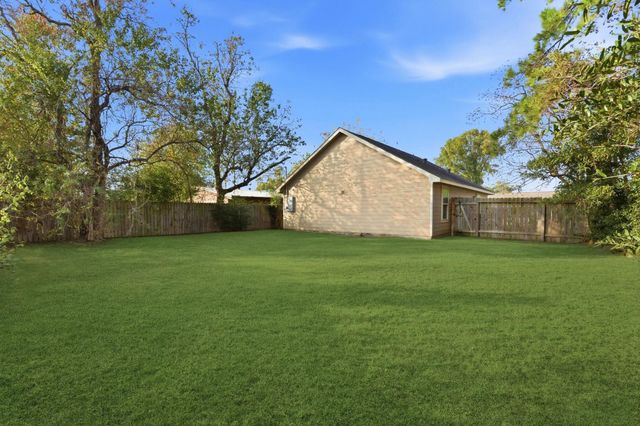 9334 Laura Koppe Road, Houston, TX 77078