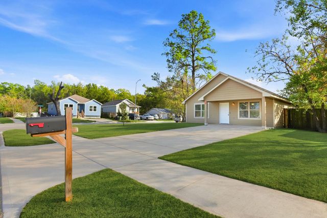 9334 Laura Koppe Road, Houston, TX 77078