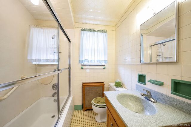 1621 Lurting Avenue, Bronx, NY 10461