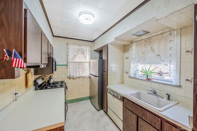 1621 Lurting Avenue, Bronx, NY 10461