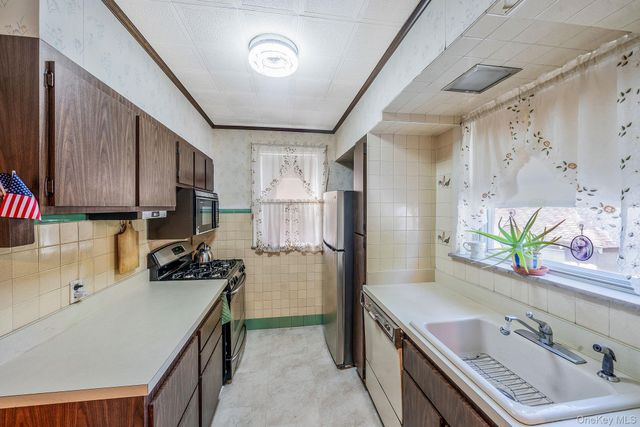 1621 Lurting Avenue, Bronx, NY 10461