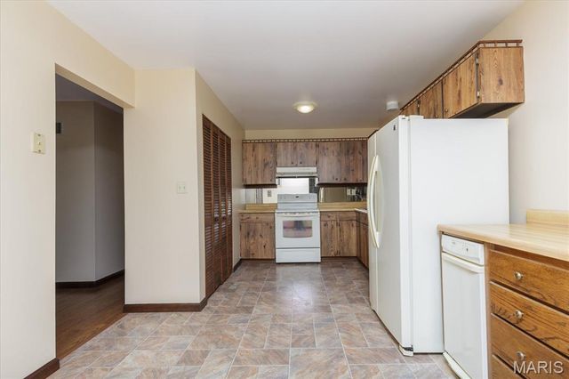 912 Warren Avenue, Warrenton, MO 63383