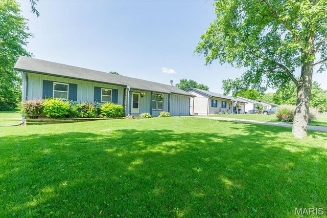 912 Warren Avenue, Warrenton, MO 63383