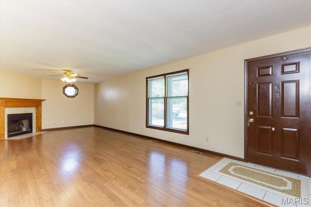 912 Warren Avenue, Warrenton, MO 63383