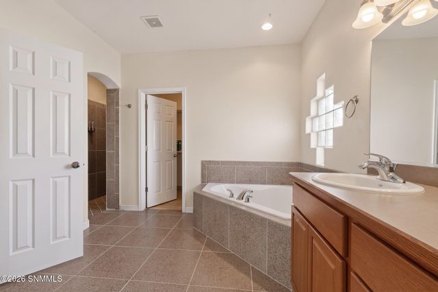 2933 E Springs Road, Las Cruces, NM 88011