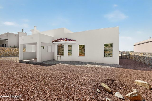 2933 E Springs Road, Las Cruces, NM 88011