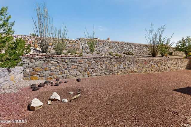 2933 E Springs Road, Las Cruces, NM 88011