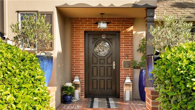 936 W River Lane, Santa Ana, CA 92706