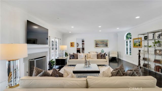 936 W River Lane, Santa Ana, CA 92706
