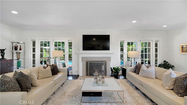 936 W River Lane, Santa Ana, CA 92706