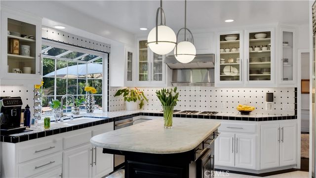 936 W River Lane, Santa Ana, CA 92706