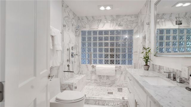 936 W River Lane, Santa Ana, CA 92706