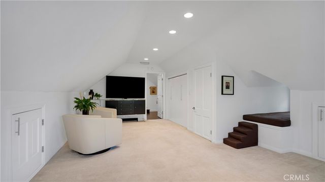 936 W River Lane, Santa Ana, CA 92706