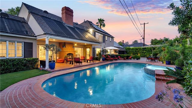 936 W River Lane, Santa Ana, CA 92706