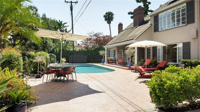 936 W River Lane, Santa Ana, CA 92706