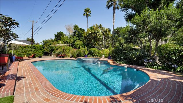 936 W River Lane, Santa Ana, CA 92706