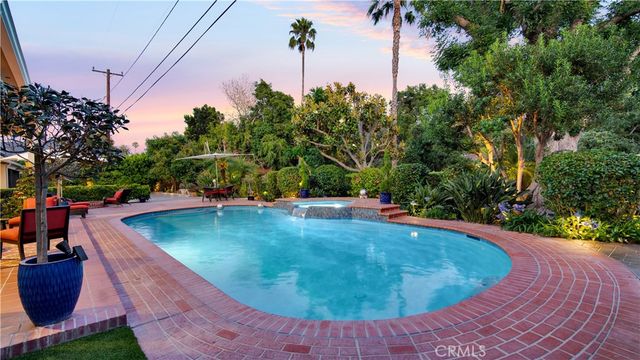 936 W River Lane, Santa Ana, CA 92706