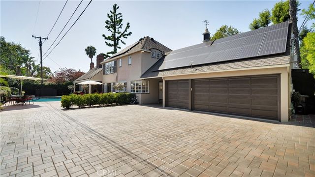 936 W River Lane, Santa Ana, CA 92706