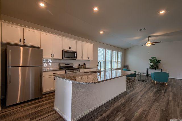 4939 Ranahan Pass, St Hedwig, TX 78152
