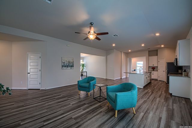 4939 Ranahan Pass, St Hedwig, TX 78152
