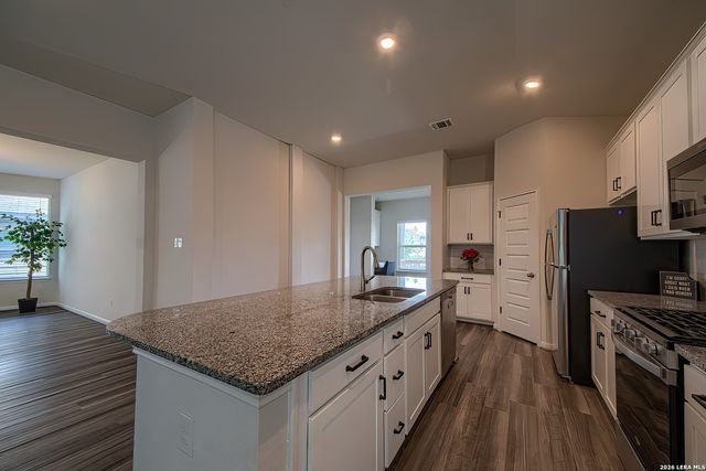 4939 Ranahan Pass, St Hedwig, TX 78152
