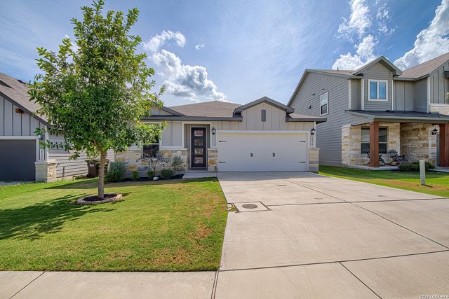 4939 Ranahan Pass, St Hedwig, TX 78152