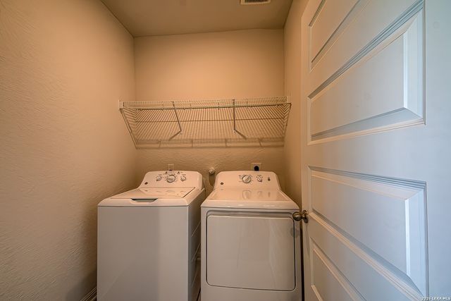 4939 Ranahan Pass, St Hedwig, TX 78152