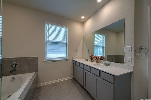 4939 Ranahan Pass, St Hedwig, TX 78152