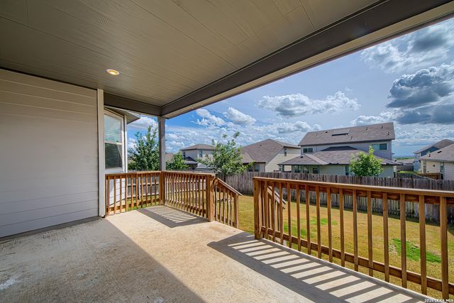 4939 Ranahan Pass, St Hedwig, TX 78152