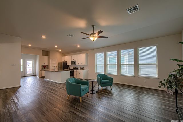 4939 Ranahan Pass, St Hedwig, TX 78152