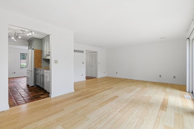235 Seaward 235, Falmouth, MA 02540