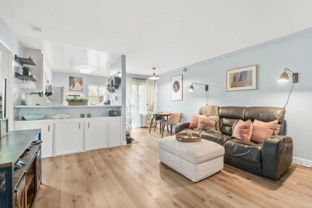 7504 Parkway Dr 100, La Mesa, CA 91942