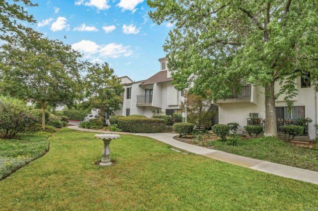7504 Parkway Dr 100, La Mesa, CA 91942