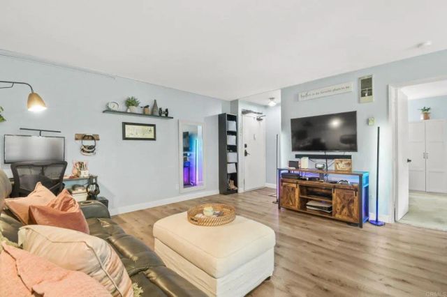 7504 Parkway Dr 100, La Mesa, CA 91942