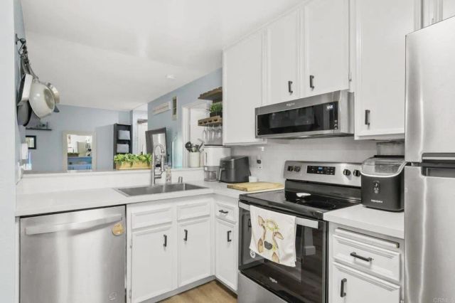 7504 Parkway Dr 100, La Mesa, CA 91942