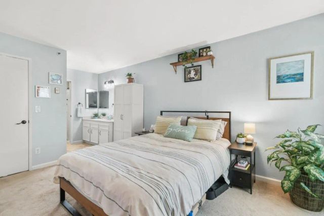 7504 Parkway Dr 100, La Mesa, CA 91942
