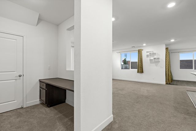 2302 Raphael Way, Lodi, CA 95242