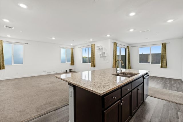 2302 Raphael Way, Lodi, CA 95242