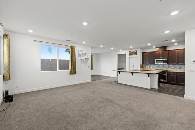 2302 Raphael Way, Lodi, CA 95242
