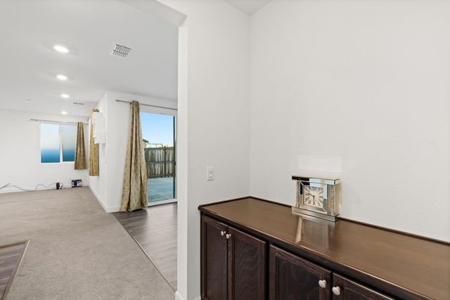 2302 Raphael Way, Lodi, CA 95242
