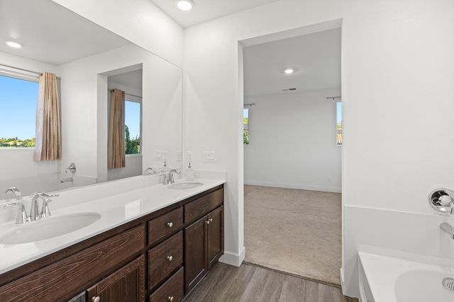 2302 Raphael Way, Lodi, CA 95242