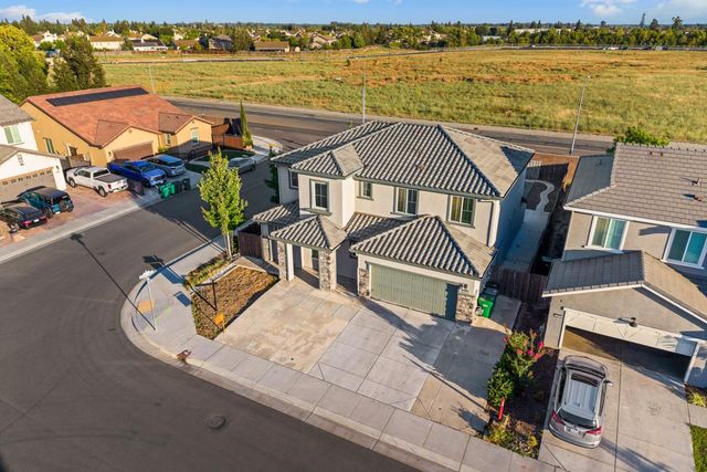 2302 Raphael Way, Lodi, CA 95242
