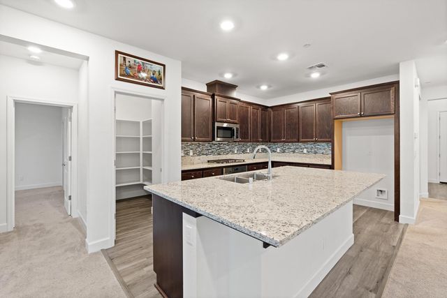 2302 Raphael Way, Lodi, CA 95242