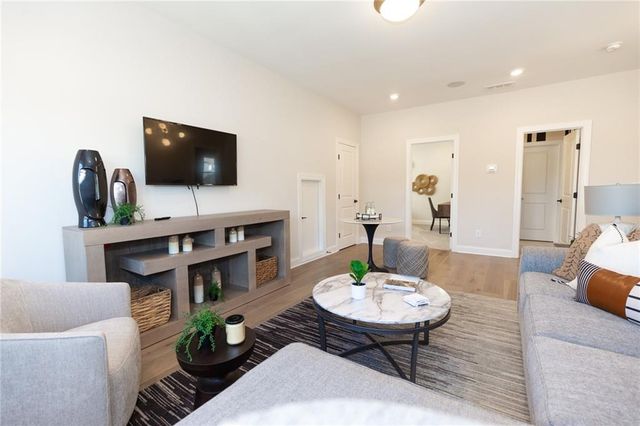 115 High Point Drive, Hoschton, GA 30548