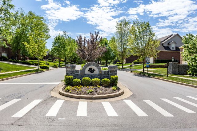 2233 Wilmington Lane, Lexington, KY 40513
