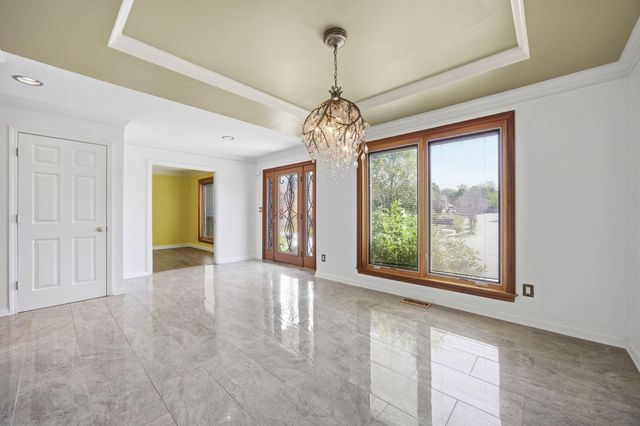 2233 Wilmington Lane, Lexington, KY 40513