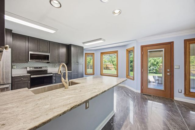 2233 Wilmington Lane, Lexington, KY 40513