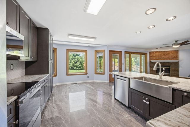 2233 Wilmington Lane, Lexington, KY 40513