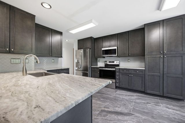 2233 Wilmington Lane, Lexington, KY 40513
