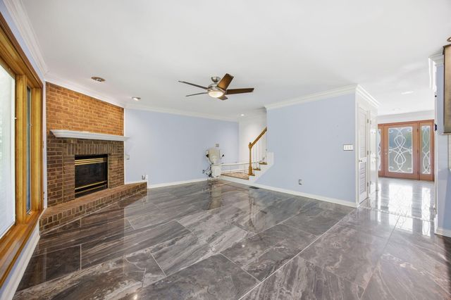 2233 Wilmington Lane, Lexington, KY 40513